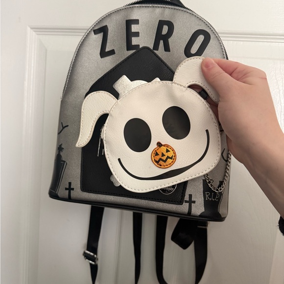Zero Skull Backpack in Black and Gray The Nightmare Before Christmas - Picture 2 of 6